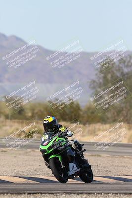 media/Dec-01-2025-Moto Forza (Mon) [[2daa91e15f]]/3-Beginner Group/Session 3 (Turn 3)/